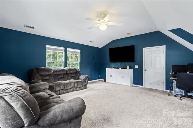 9025 Davis Crossing Court, Charlotte, NC 28269