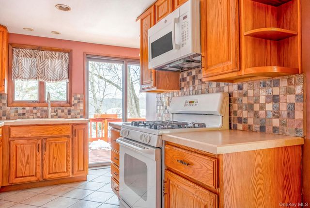 538 Mountain View Avenue, Hurley, NY 12443