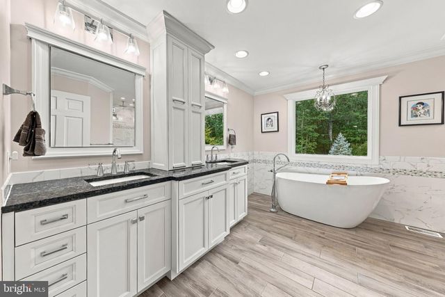 42 FOX HILL DR, Tabernacle, NJ 08088