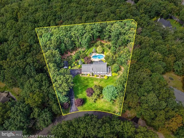 42 FOX HILL DR, Tabernacle, NJ 08088