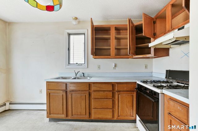 17 Salem Street, Hartford, CT 06114