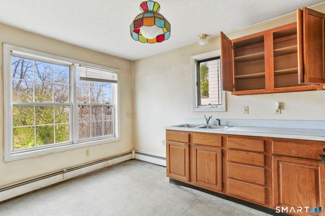 17 Salem Street, Hartford, CT 06114