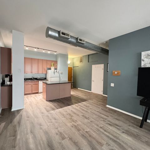 1631 S Michigan Avenue 402, Chicago, IL 60616