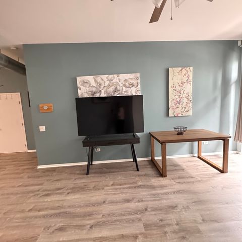 1631 S Michigan Avenue 402, Chicago, IL 60616