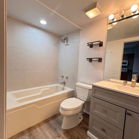 1631 S Michigan Avenue 402, Chicago, IL 60616