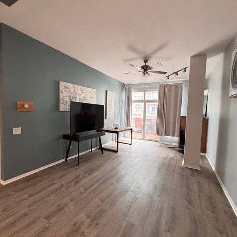 1631 S Michigan Avenue 402, Chicago, IL 60616