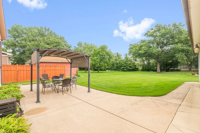 1331 S Lombard Avenue, Lombard, IL 60148