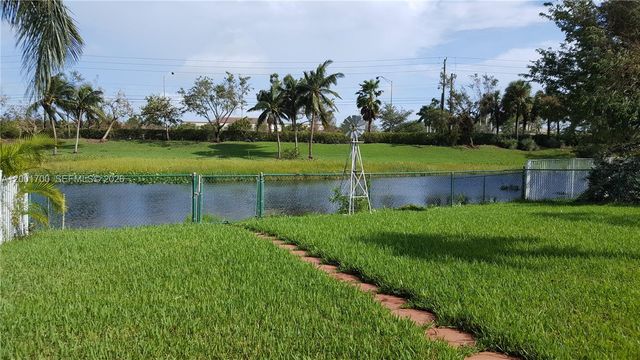 19409 NW 24th Pl, Pembroke Pines, FL 33029