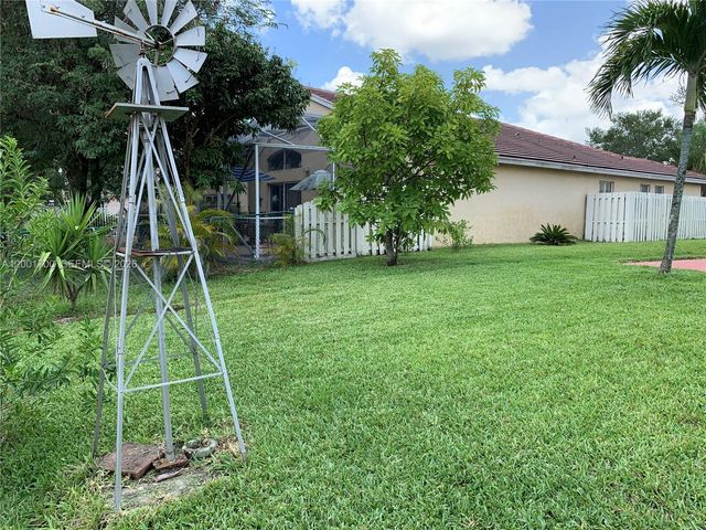19409 NW 24th Pl, Pembroke Pines, FL 33029