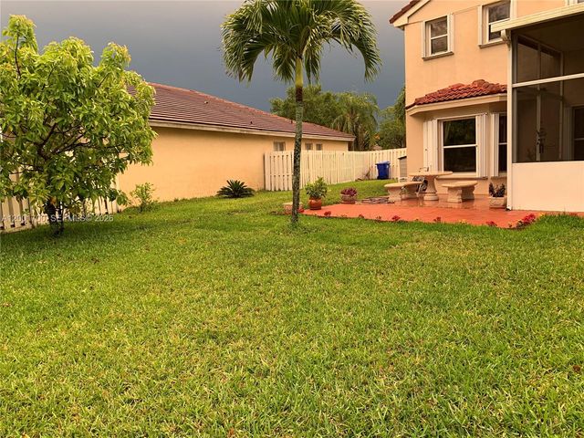 19409 NW 24th Pl, Pembroke Pines, FL 33029