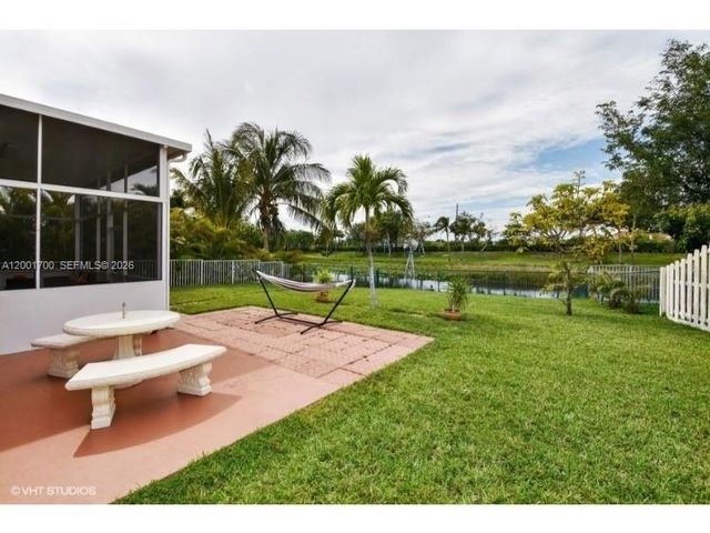 19409 NW 24th Pl, Pembroke Pines, FL 33029