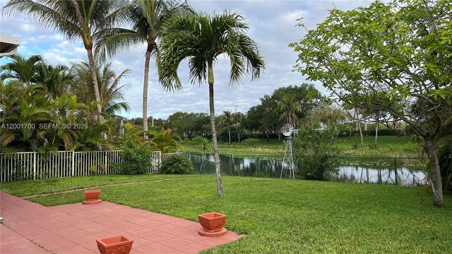 19409 NW 24th Pl, Pembroke Pines, FL 33029