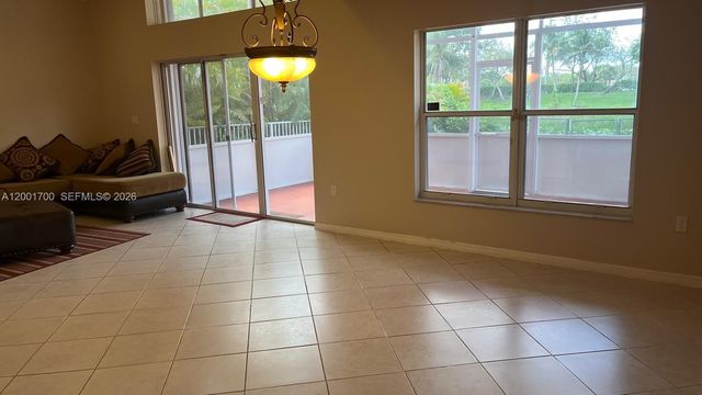19409 NW 24th Pl, Pembroke Pines, FL 33029