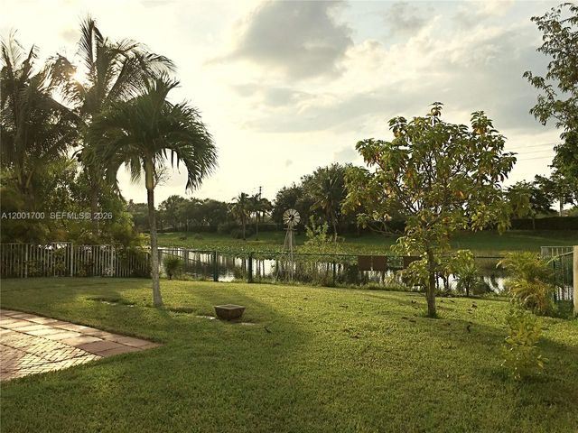 19409 NW 24th Pl, Pembroke Pines, FL 33029