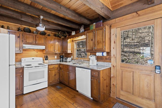 304 Ridge Circle, Blue Ridge, GA 30513