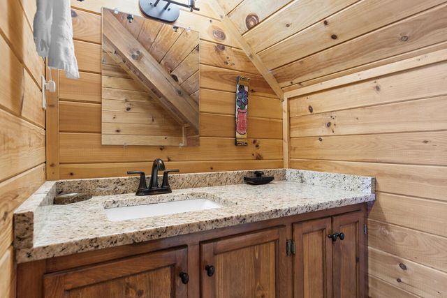 304 Ridge Circle, Blue Ridge, GA 30513