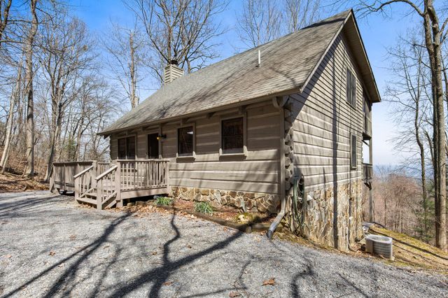 304 Ridge Circle, Blue Ridge, GA 30513