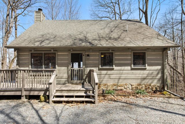 304 Ridge Circle, Blue Ridge, GA 30513