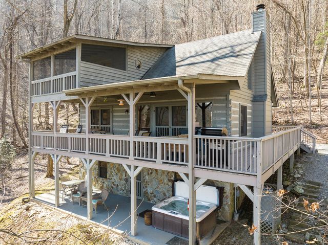 304 Ridge Circle, Blue Ridge, GA 30513
