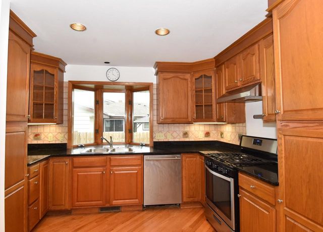 2091 E Spruce COURT, Oak Creek, WI 53154