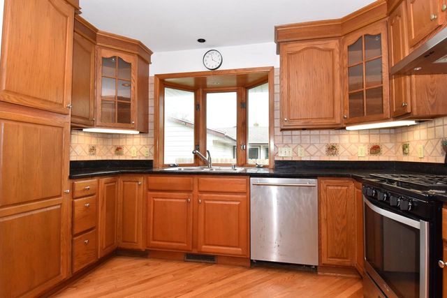 2091 E Spruce COURT, Oak Creek, WI 53154
