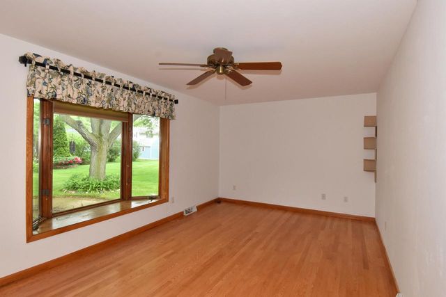 2091 E Spruce COURT, Oak Creek, WI 53154