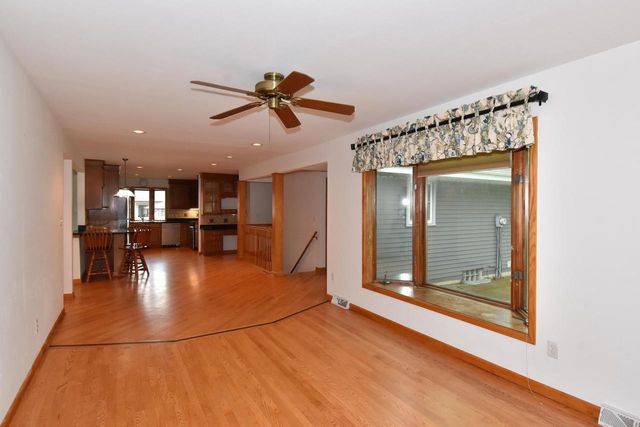 2091 E Spruce COURT, Oak Creek, WI 53154