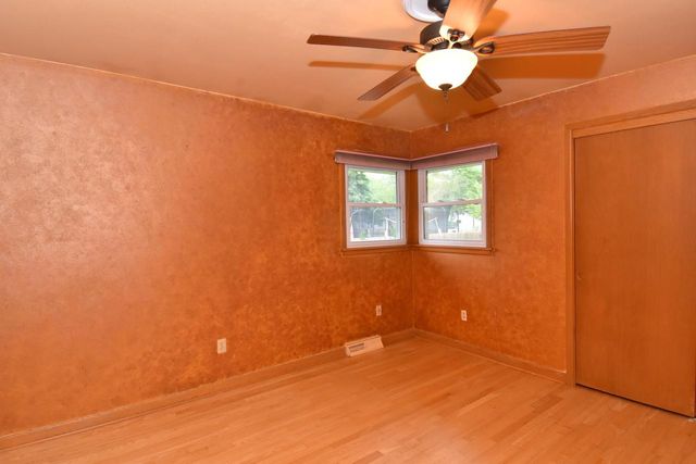 2091 E Spruce COURT, Oak Creek, WI 53154