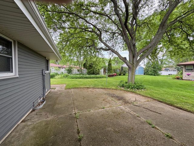 2091 E Spruce COURT, Oak Creek, WI 53154
