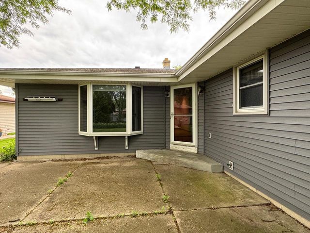 2091 E Spruce COURT, Oak Creek, WI 53154
