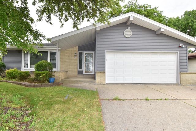 2091 E Spruce COURT, Oak Creek, WI 53154