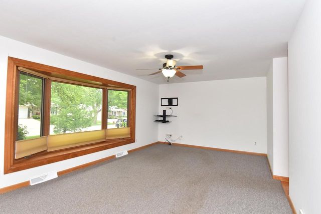 2091 E Spruce COURT, Oak Creek, WI 53154
