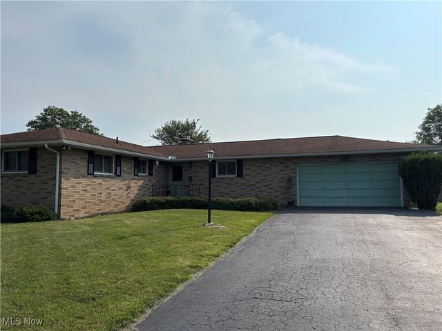 2868 Crestway Drive, Zanesville, OH 43701