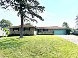 2868 Crestway Drive, Zanesville, OH 43701