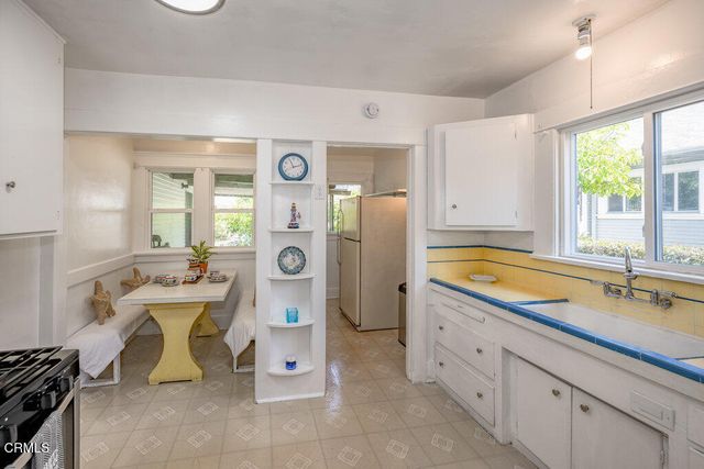 1139 N Heliotrope Drive, Los Angeles, CA 90029