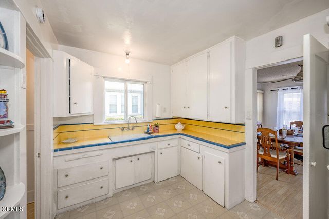 1139 N Heliotrope Drive, Los Angeles, CA 90029