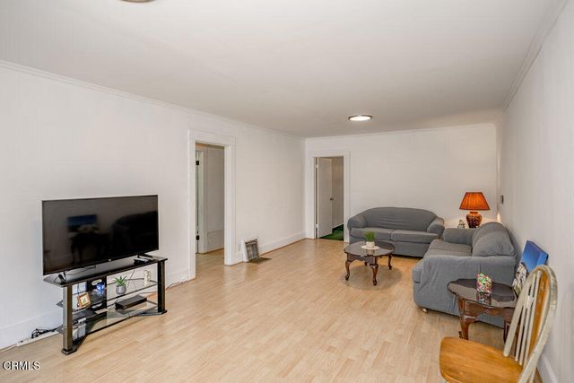 1139 N Heliotrope Drive, Los Angeles, CA 90029