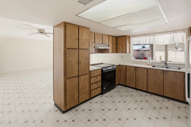 13618 N 21ST Drive, Phoenix, AZ 85029