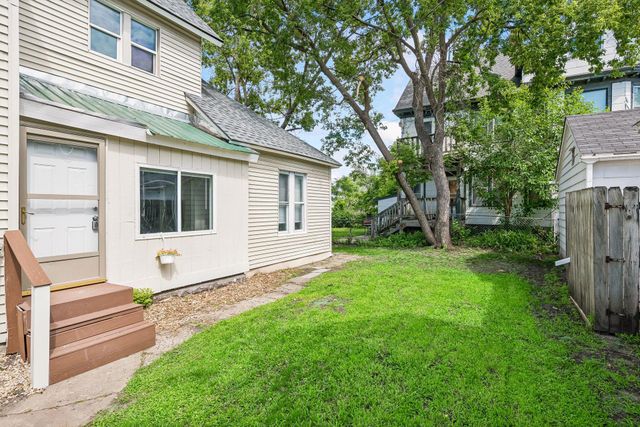 825 18th Avenue NE, Minneapolis, MN 55418