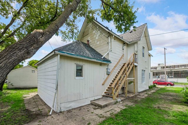 825 18th Avenue NE, Minneapolis, MN 55418