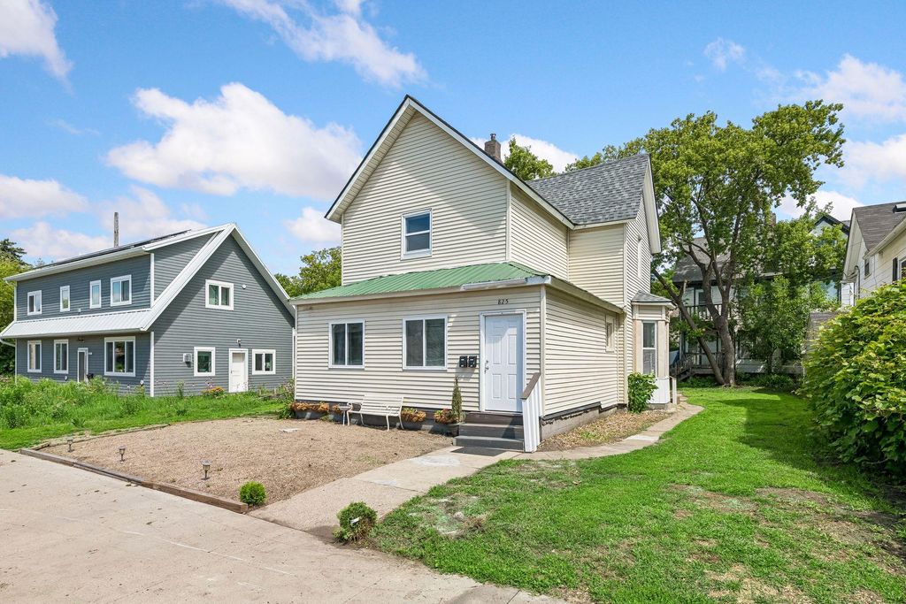 825 18th Avenue NE, Minneapolis, MN 55418