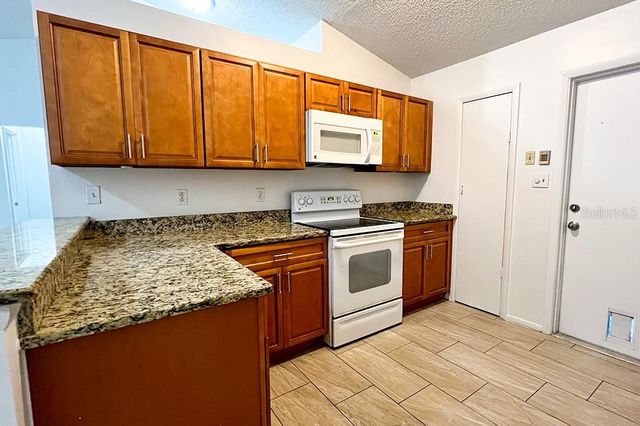 10 YORK COURT, Kissimmee, FL 34758