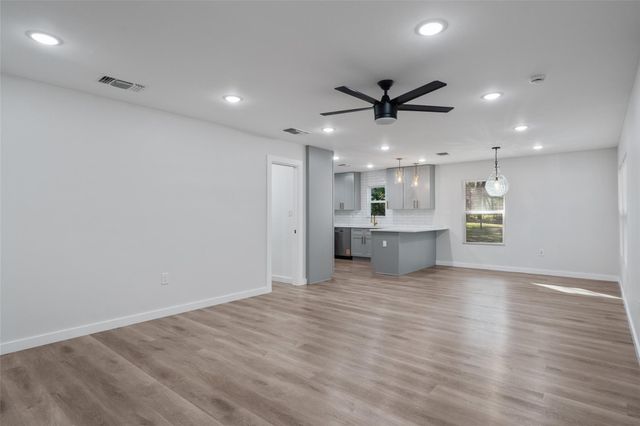 313 Charles ST, Rockdale, TX 76567