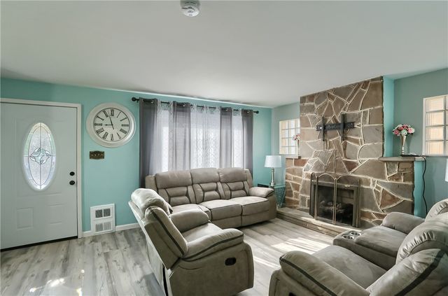 673 Miller, Clairton, PA 15025