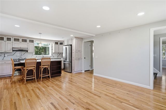 22 Carriage Drive, Lincoln, RI 02865