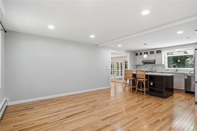 22 Carriage Drive, Lincoln, RI 02865