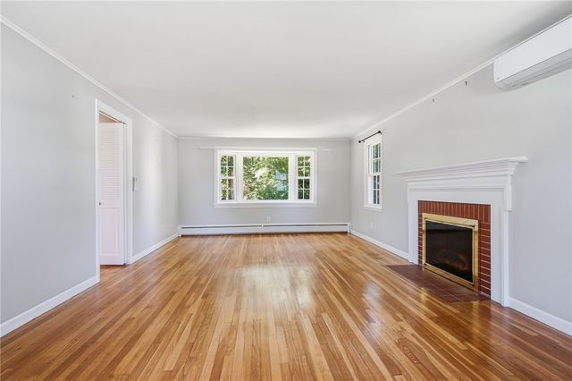 22 Carriage Drive, Lincoln, RI 02865