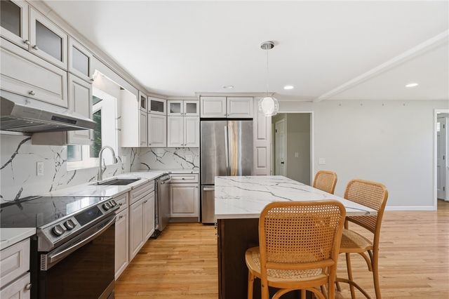 22 Carriage Drive, Lincoln, RI 02865