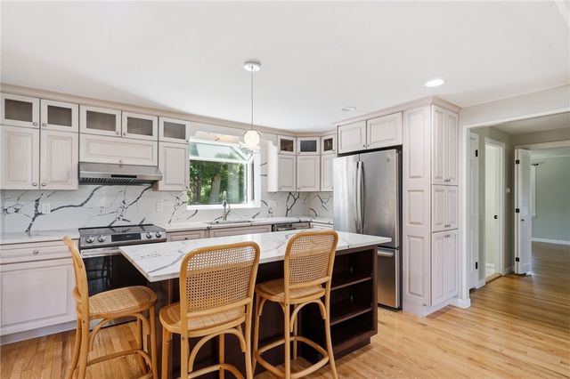 22 Carriage Drive, Lincoln, RI 02865