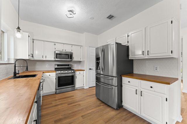2859 Crest Park Drive, Houston, TX 77082